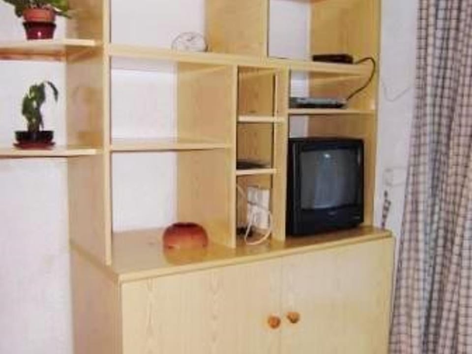 Studio cabine 2 pers avec parking à Esquièze-Sère - FR-1-402-124 Cabin in Luz-Saint-Sauveur