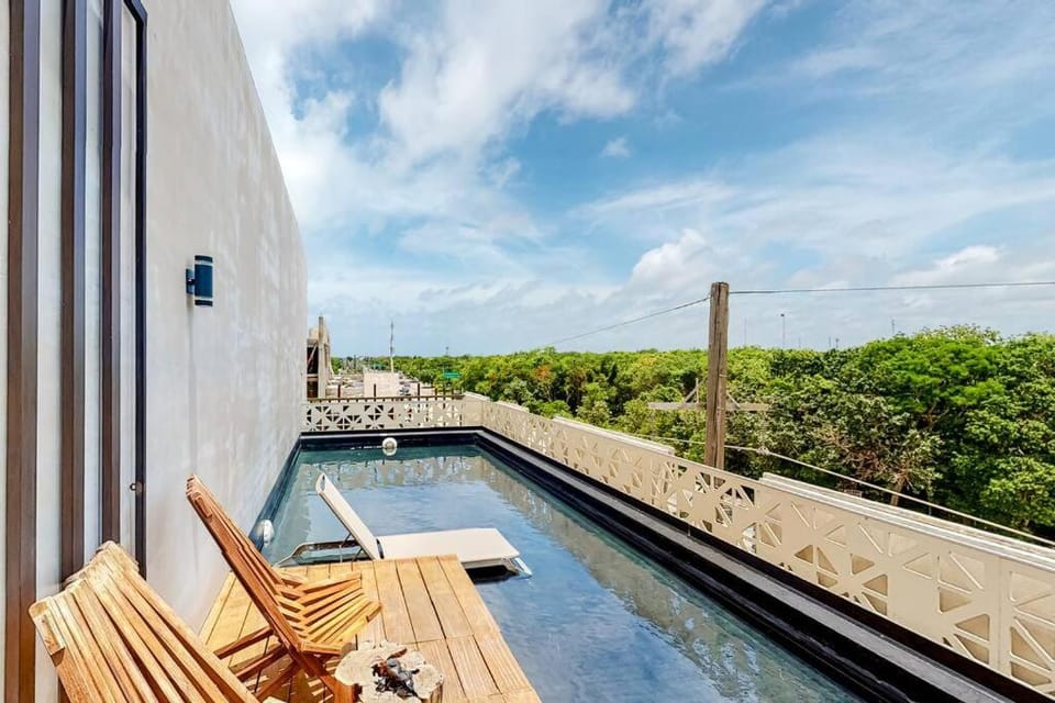 Swimming pool
