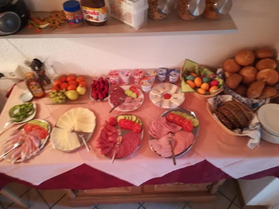 Breakfast, Buffet breakfast