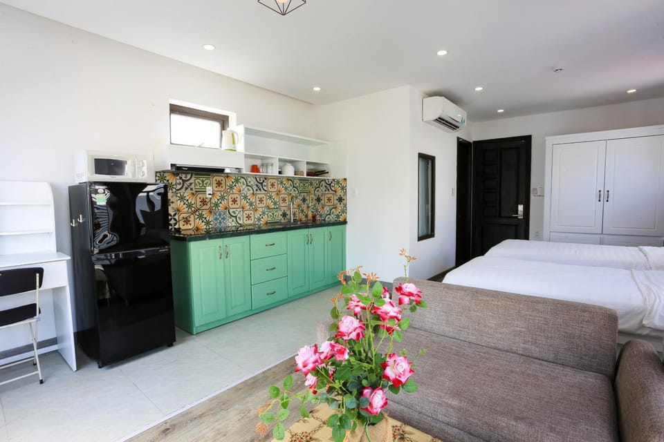 Bed, Kitchen or kitchenette, Living room, Photo of the whole room, Dining area, Bedroom