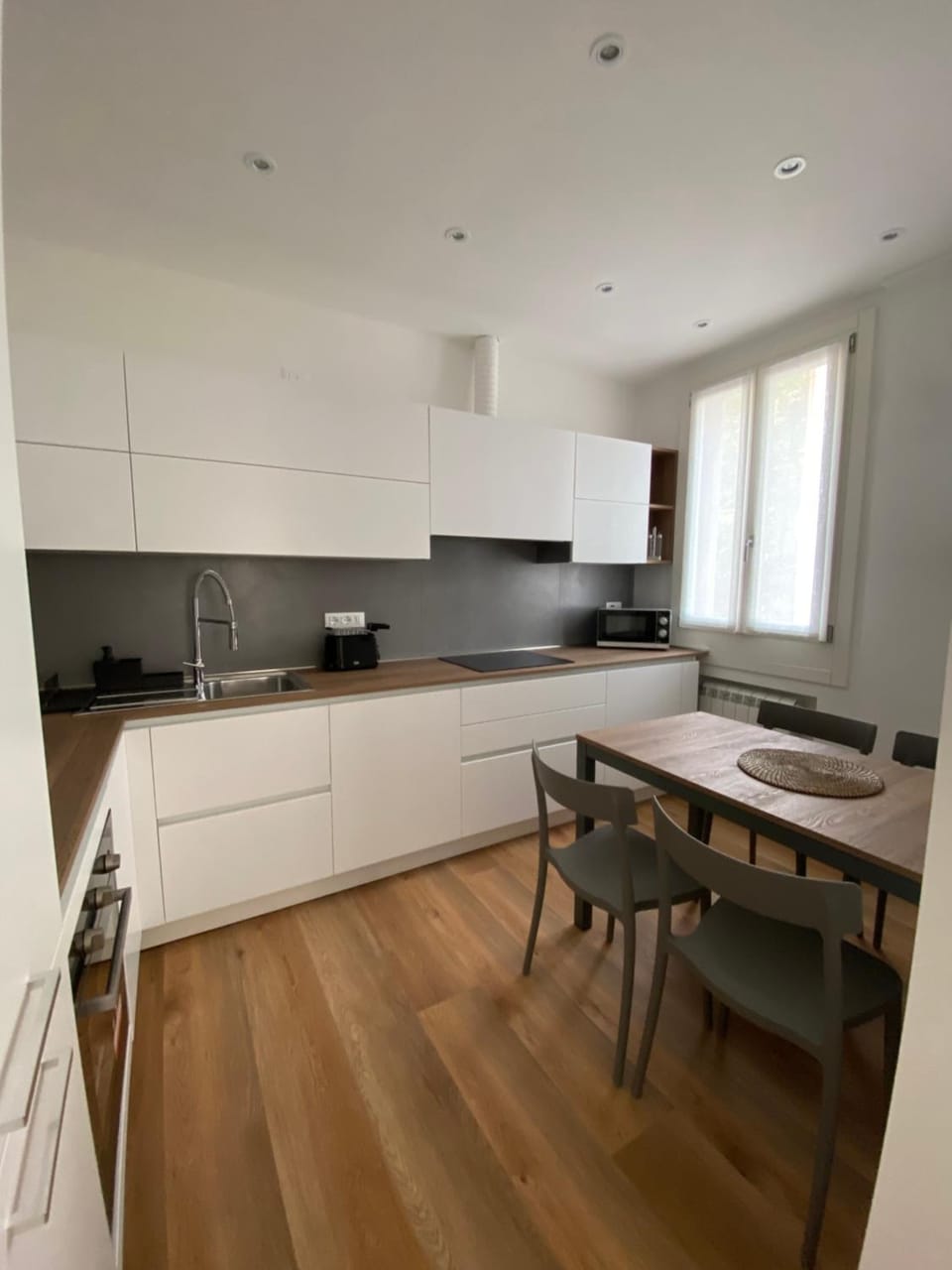 Kitchen or kitchenette, Dining area, minibar, pet friendly, stove