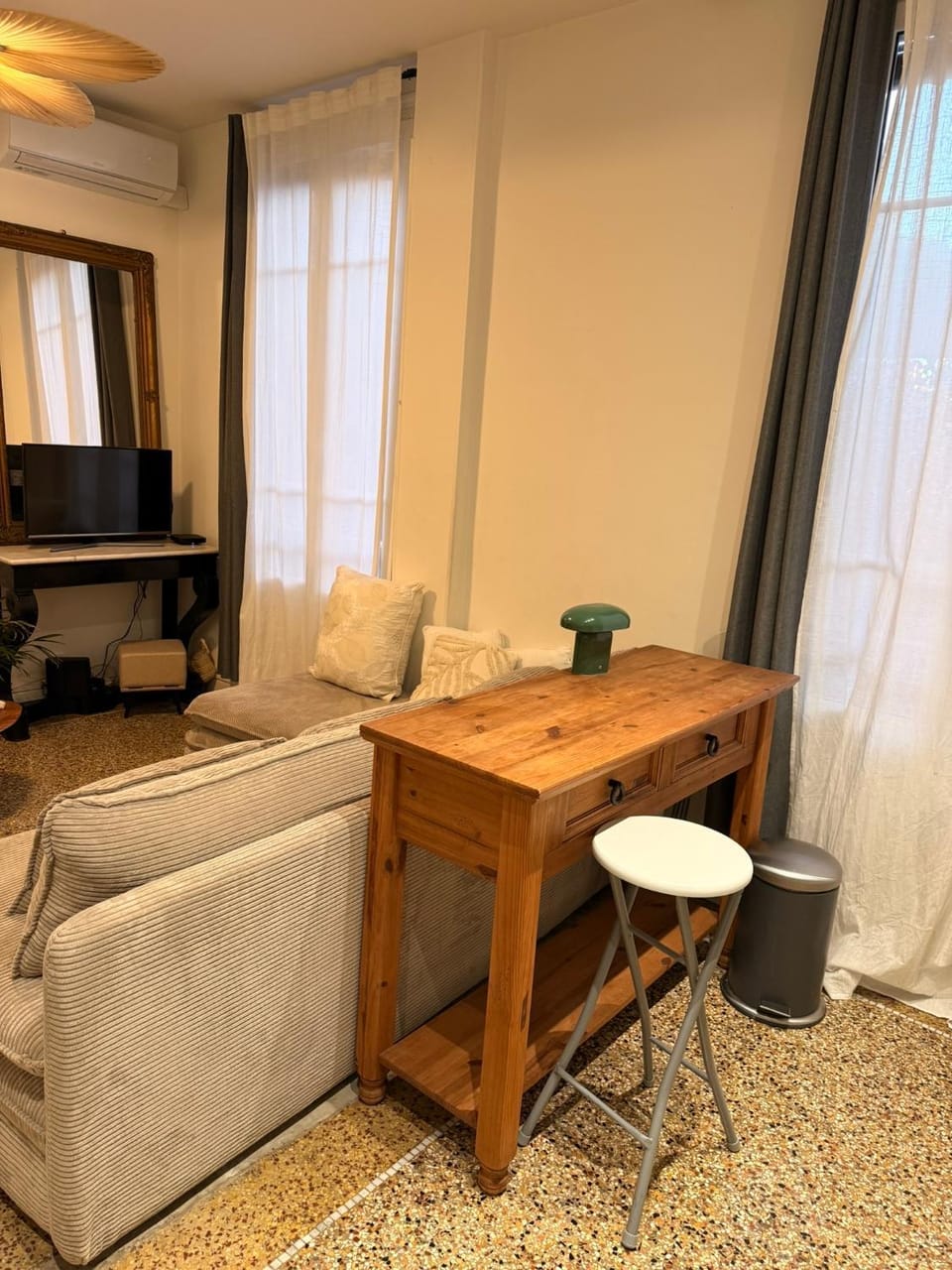 Charmant 2 Pièces au Port de Nice - Calme, Confort et Proximité Mer Apartment in Nice