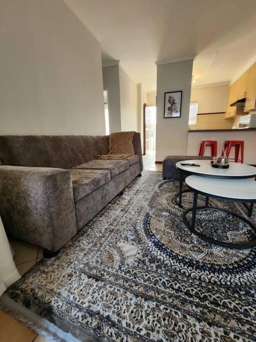 56 - Elegant 2 bed apartment next to Gautrain Centurion Apartment in Pretoria