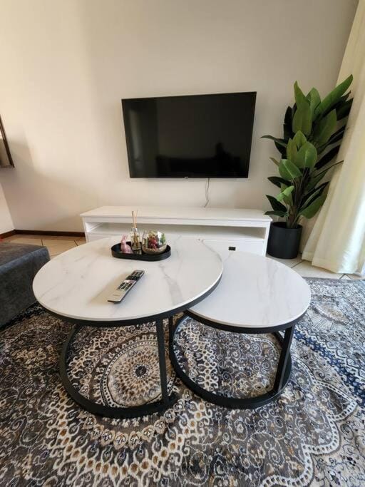 56 - Elegant 2 bed apartment next to Gautrain Centurion Apartment in Pretoria