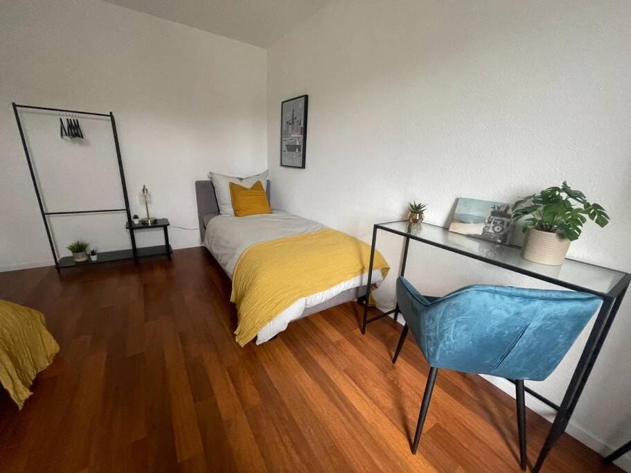 Bed, Photo of the whole room, Bedroom