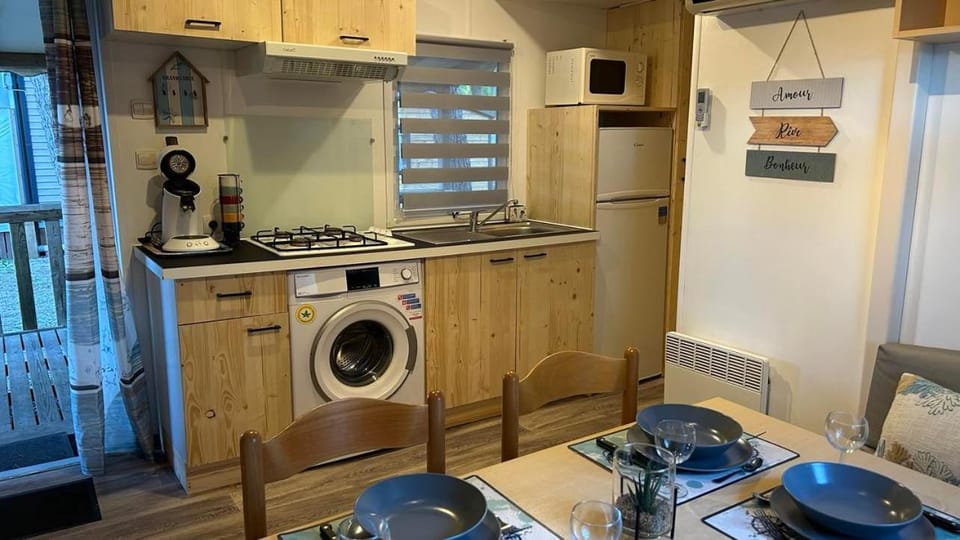 Mobil home Les Sables d'Or Agde Campground/ 
RV Resort in Agde