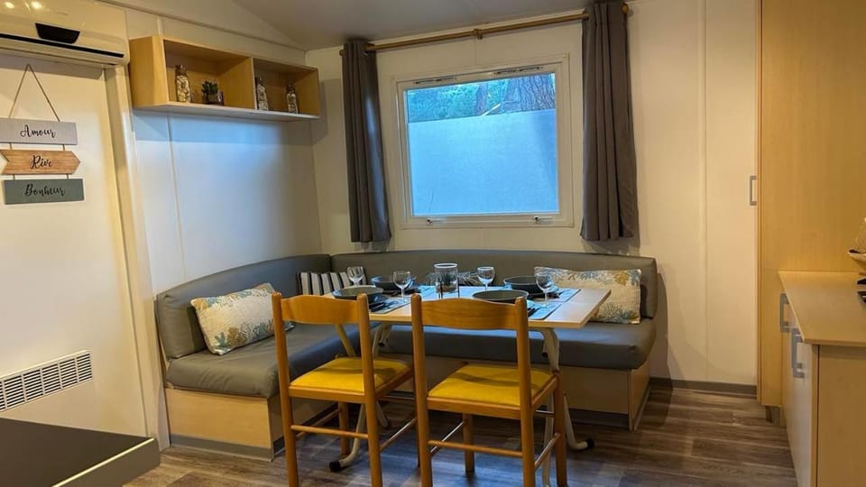 Mobil home Les Sables d'Or Agde Campground/ 
RV Resort in Agde
