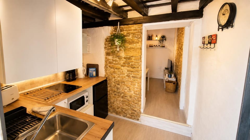 Kitchen or kitchenette, stove