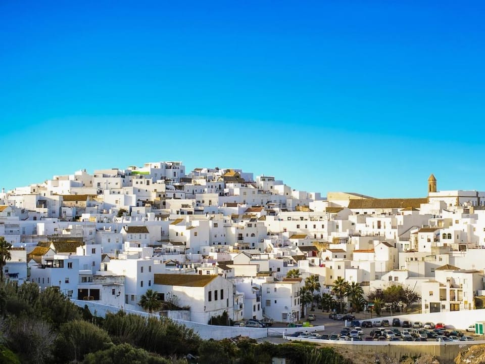 Day, Natural landscape, City view, Street view, Location