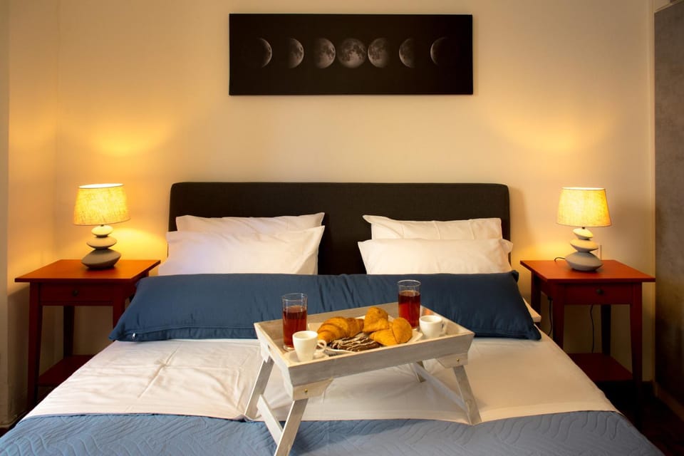 Bed, Bedroom, Breakfast