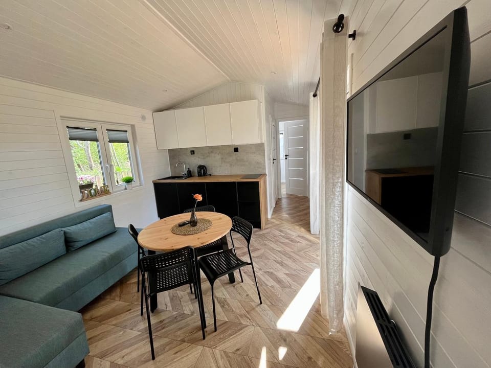 Kitchen or kitchenette, Seating area