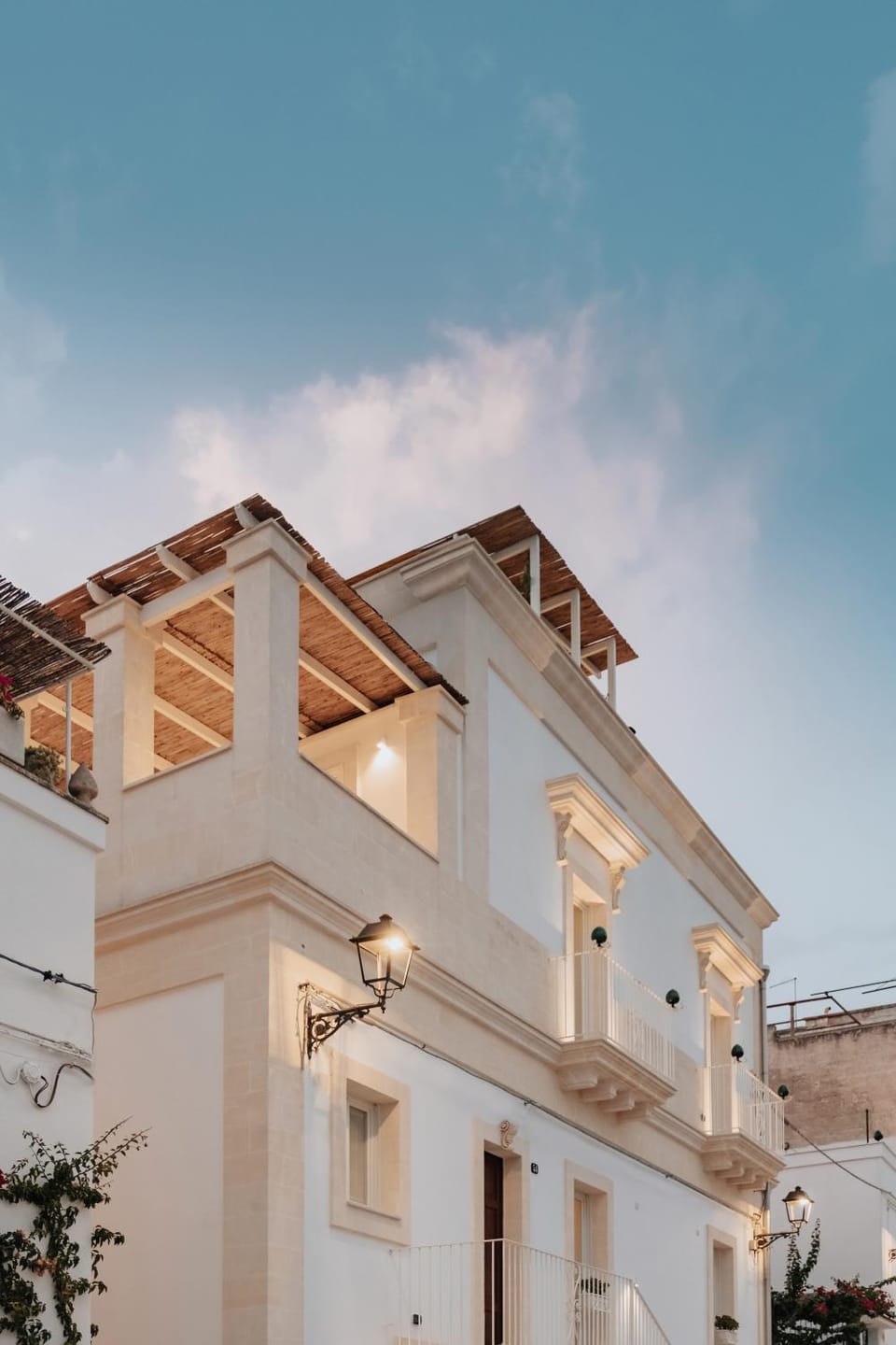 Property building, Facade/entrance, Solarium, Balcony/Terrace, Balcony/Terrace, Breakfast