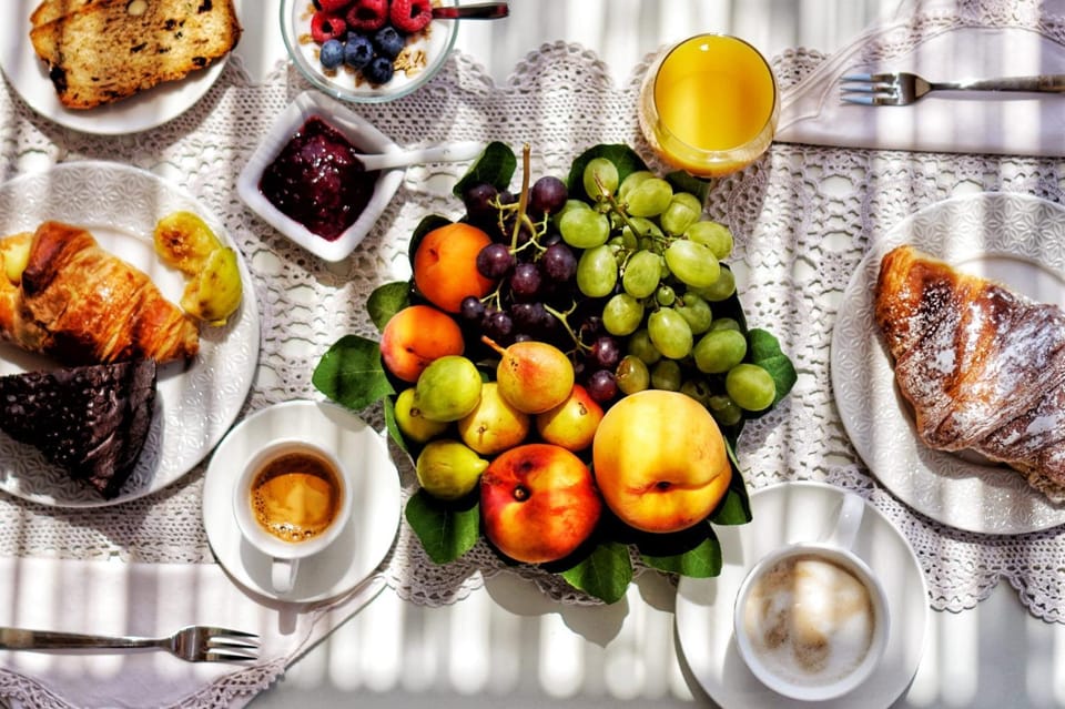 Balcony/Terrace, Food and drinks, Food, Breakfast