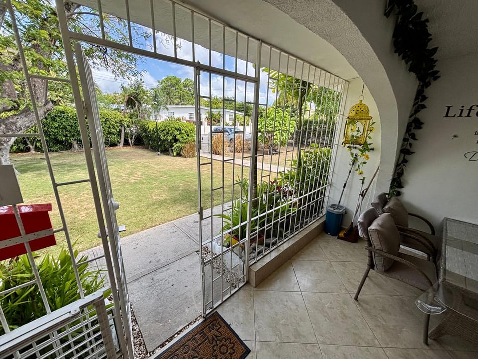 West Coast 1 Bedroom Apartment 66 - Close to beach Apartment in Holetown
