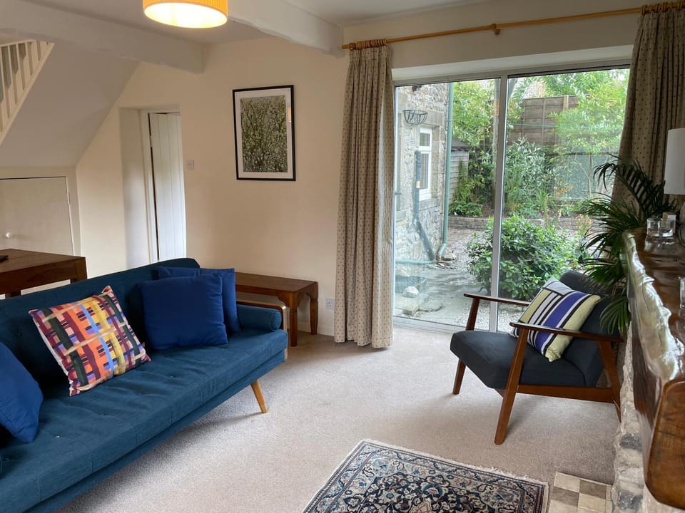 Patio, Living room