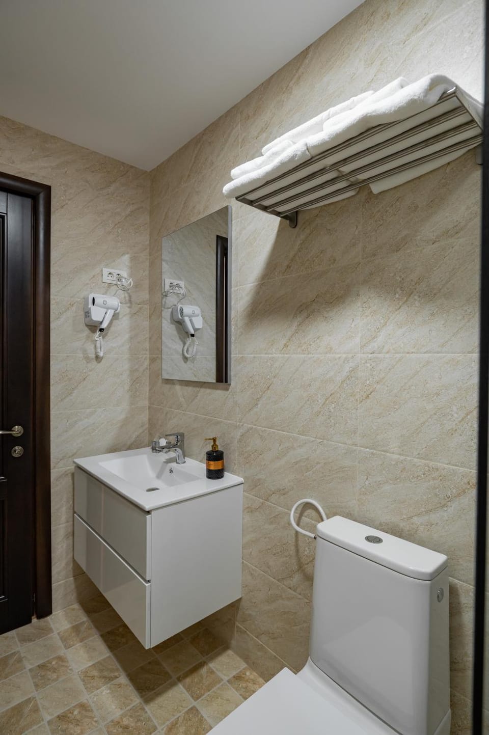 Toilet, Bathroom, towels