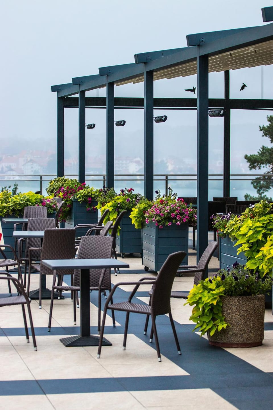View (from property/room), Balcony/Terrace, Seating area, Garden view, Lake view