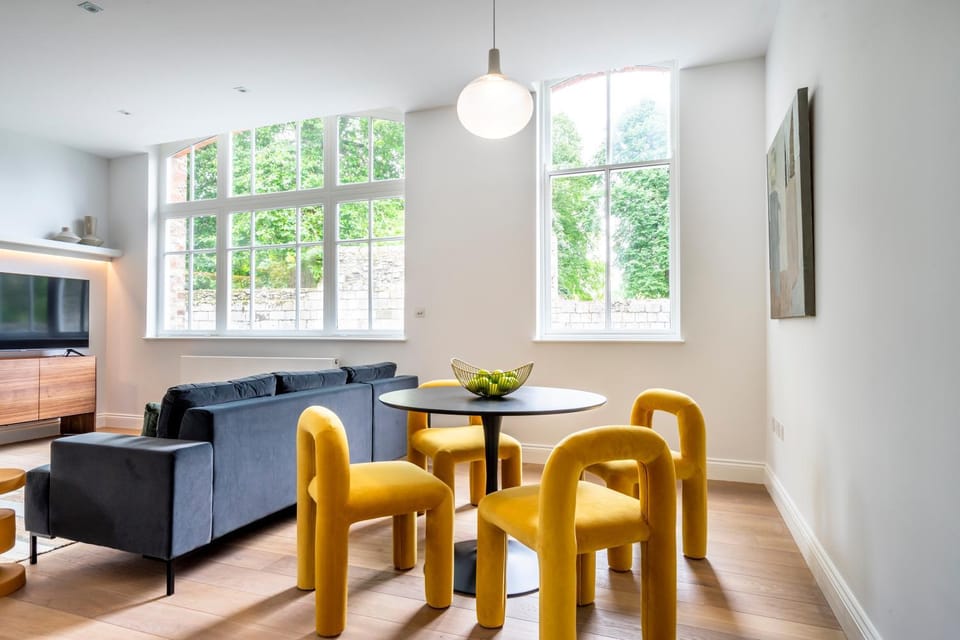 Seating area, Dining area