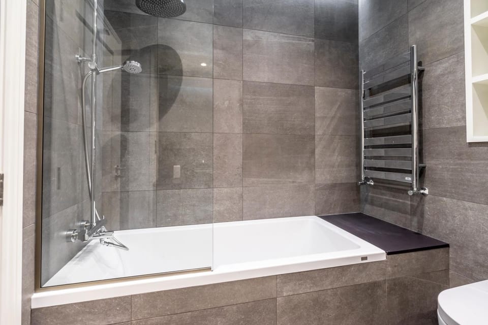 Bathroom, Bath