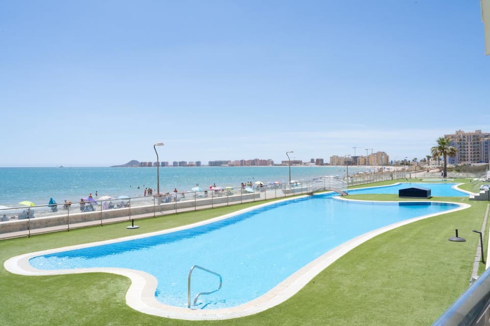 Nearby landmark, Beach, Pool view, Sea view, Swimming pool, sunbed