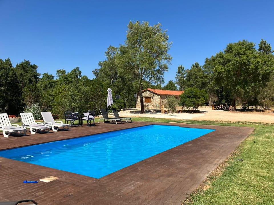 Property building, Patio, Natural landscape, Swimming pool, Swimming pool, Entertainment