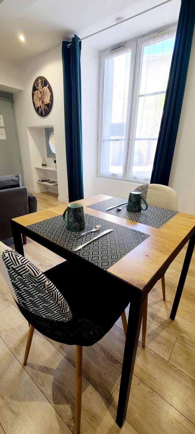 Appart Saint Cyprien + Parking privatif Apartment in Poitiers