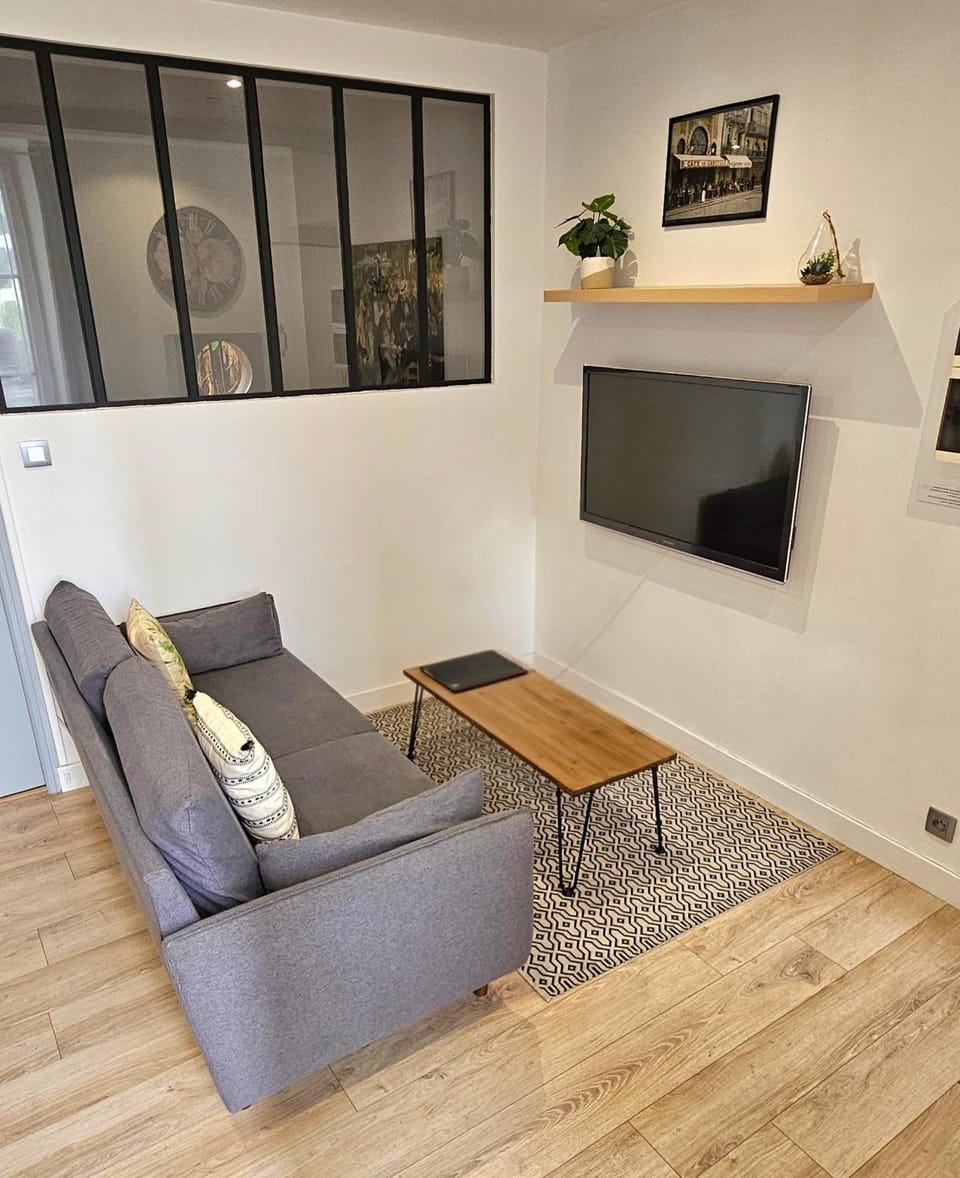 Appart Saint Cyprien + Parking privatif Apartment in Poitiers