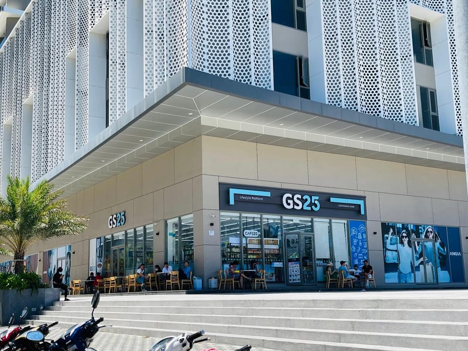 Property building, Location