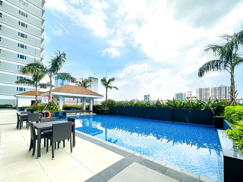 Swimming pool, Swimming pool