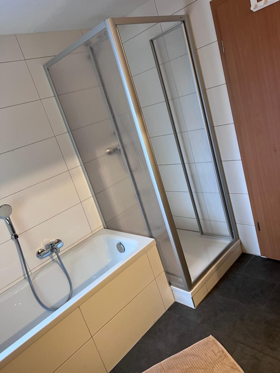 Biete schöne Unterkunft im Herzen von Barleben Apartment in Magdeburg