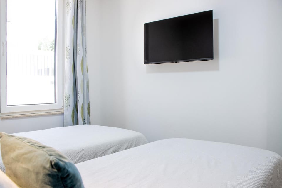 Luxury apartment Casia with heated pool and pleasent terrace Apartment in Okrug Gornji