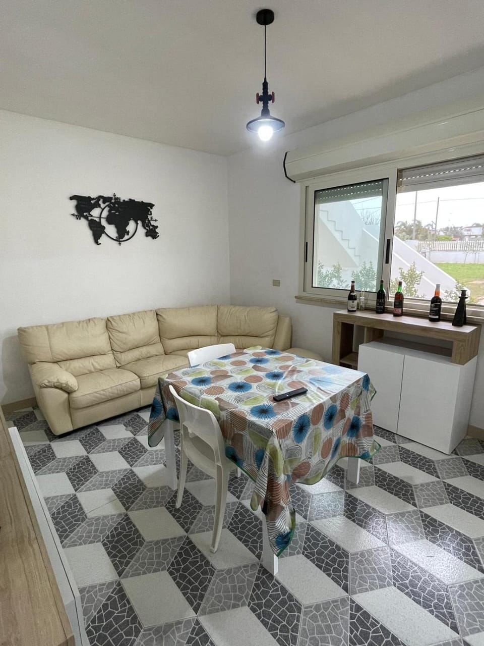 Seating area, Dining area