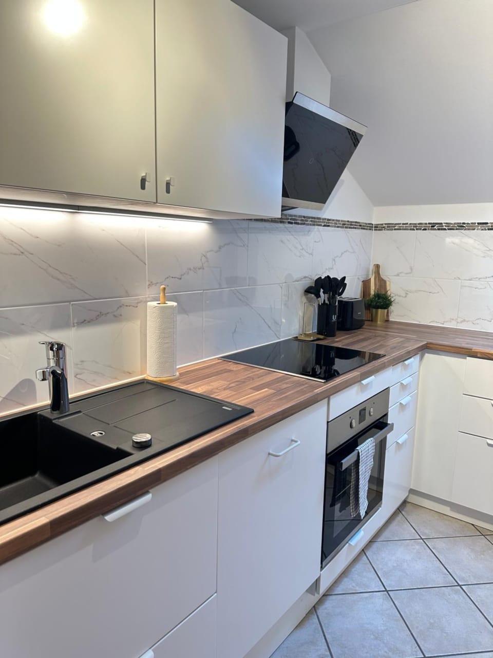 Kitchen or kitchenette, dishwasher, minibar, stove, toaster, kitchen