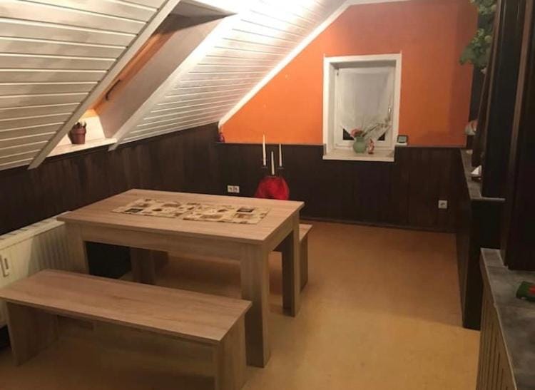 Gemütliche 3 Raum Wohnung im Dachgeschoss Apartment in Erzgebirgskreis