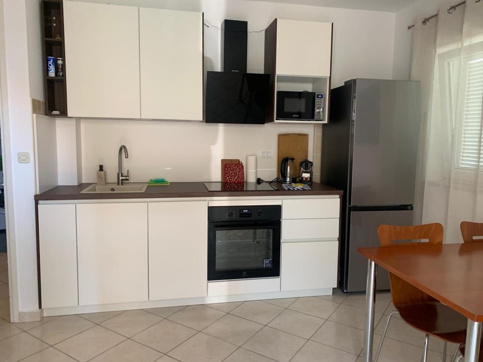 Kitchen or kitchenette, kitchen