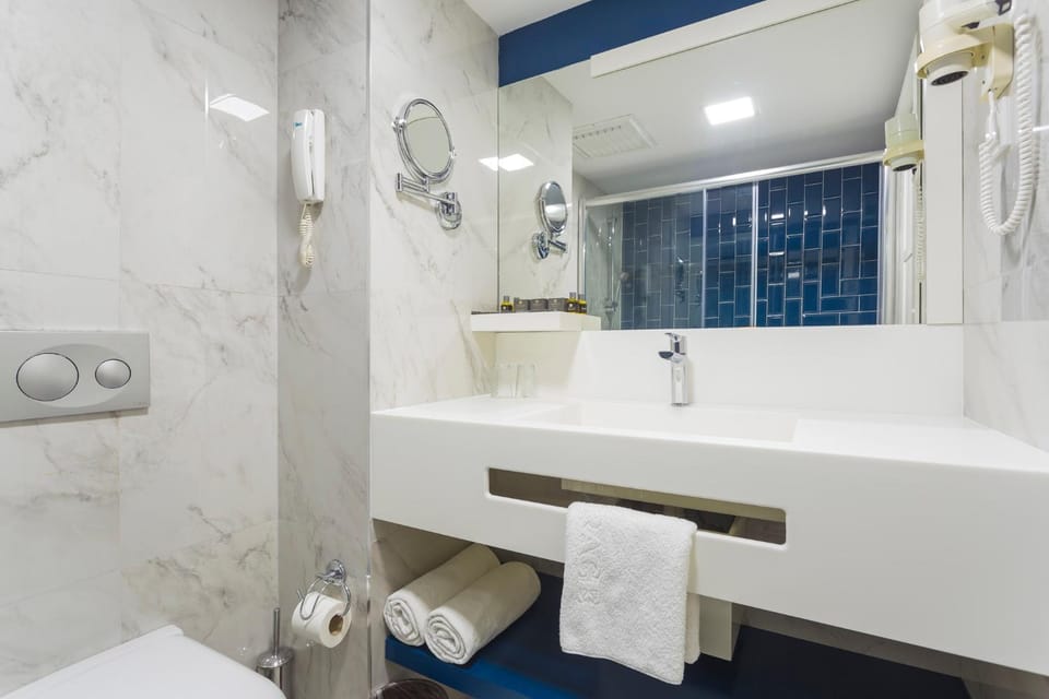 Shower, Toilet, Bathroom