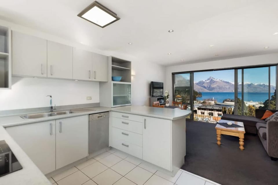 Ballarat Bungalow Apartment in Queenstown