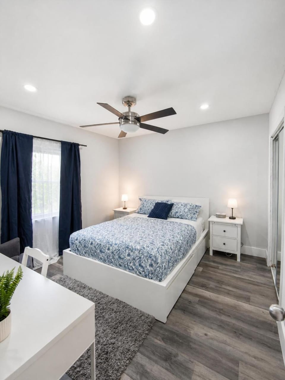 Poinsettia Paradise - 1 BDR Wing with Patio Near Beach Apartment in Fort Lauderdale