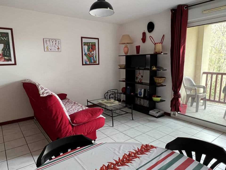 Appartement T2 calme avec terrasse et parking - 3 couchages - FR-1-495-109 Apartment in French Basque Country