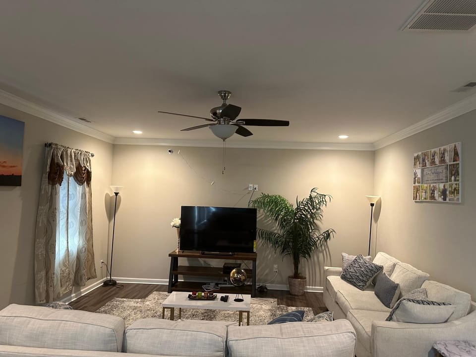 Communal lounge/ TV room, Living room