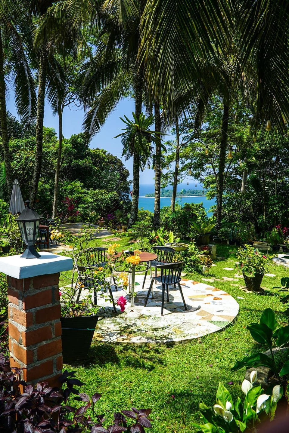 Garden, Sea view