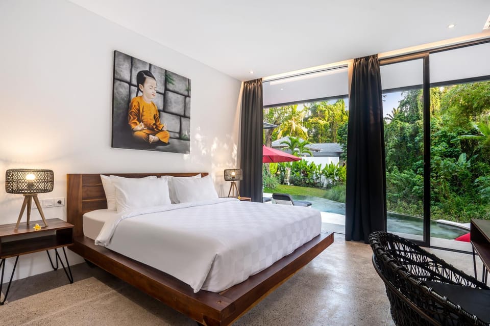 Bed, TV and multimedia, View (from property/room), Bedroom, air conditioner