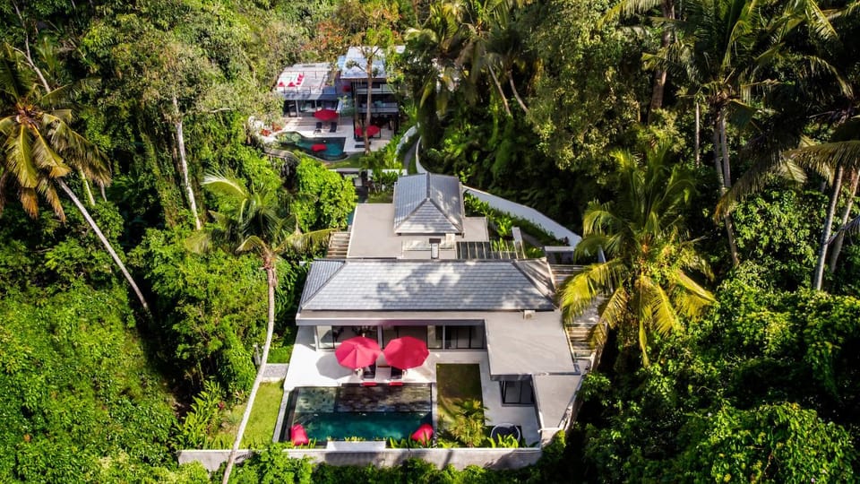 Property building, Natural landscape, Bird's eye view, Garden view, Pool view, Swimming pool, Parking, internet