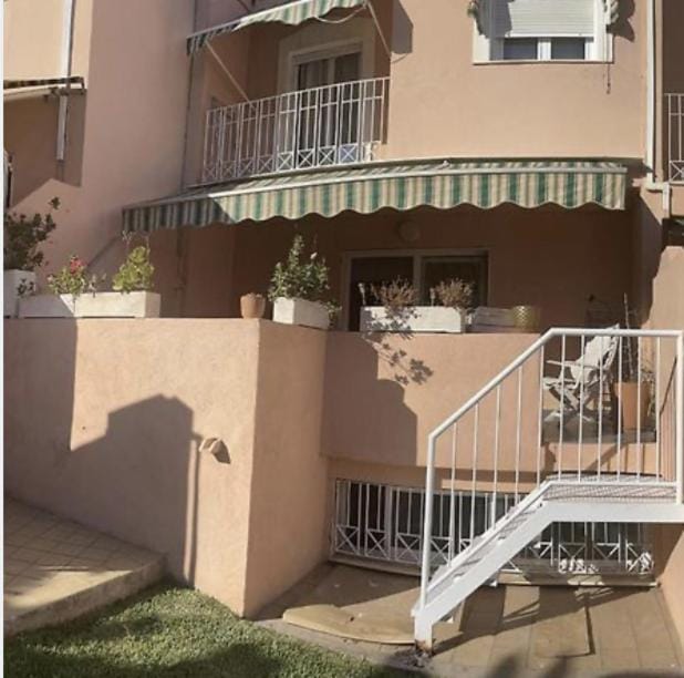 Casa adosada con piscina a 5 minutos de la playa . House in Aguadulce