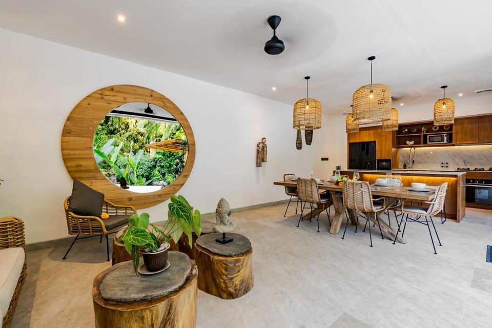 Living room, Dining area