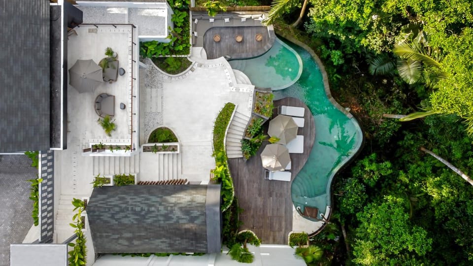 Property building, Natural landscape, Bird's eye view, Pool view, Swimming pool, internet