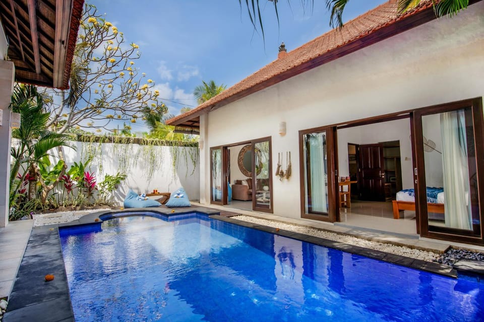 Property building, Swimming pool
