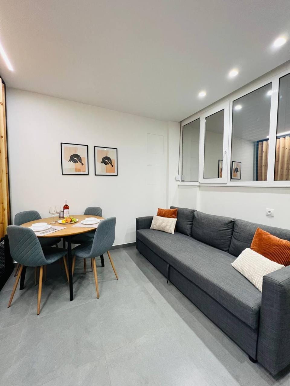 Seating area, Dining area