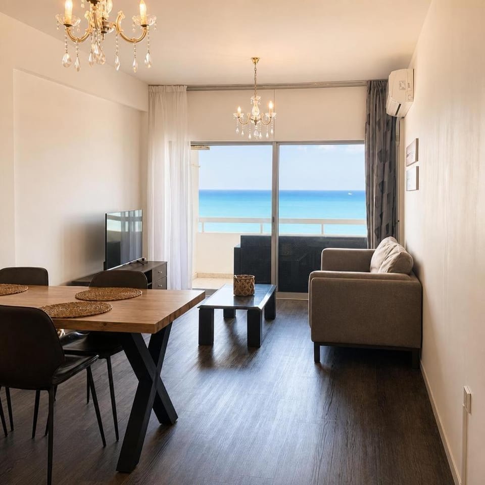 Living room, Dining area, Sea view