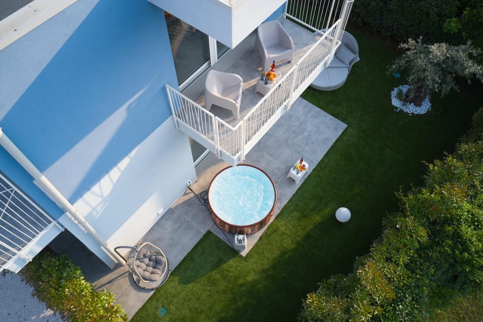Garden, Garden view, Pool view, sunbed